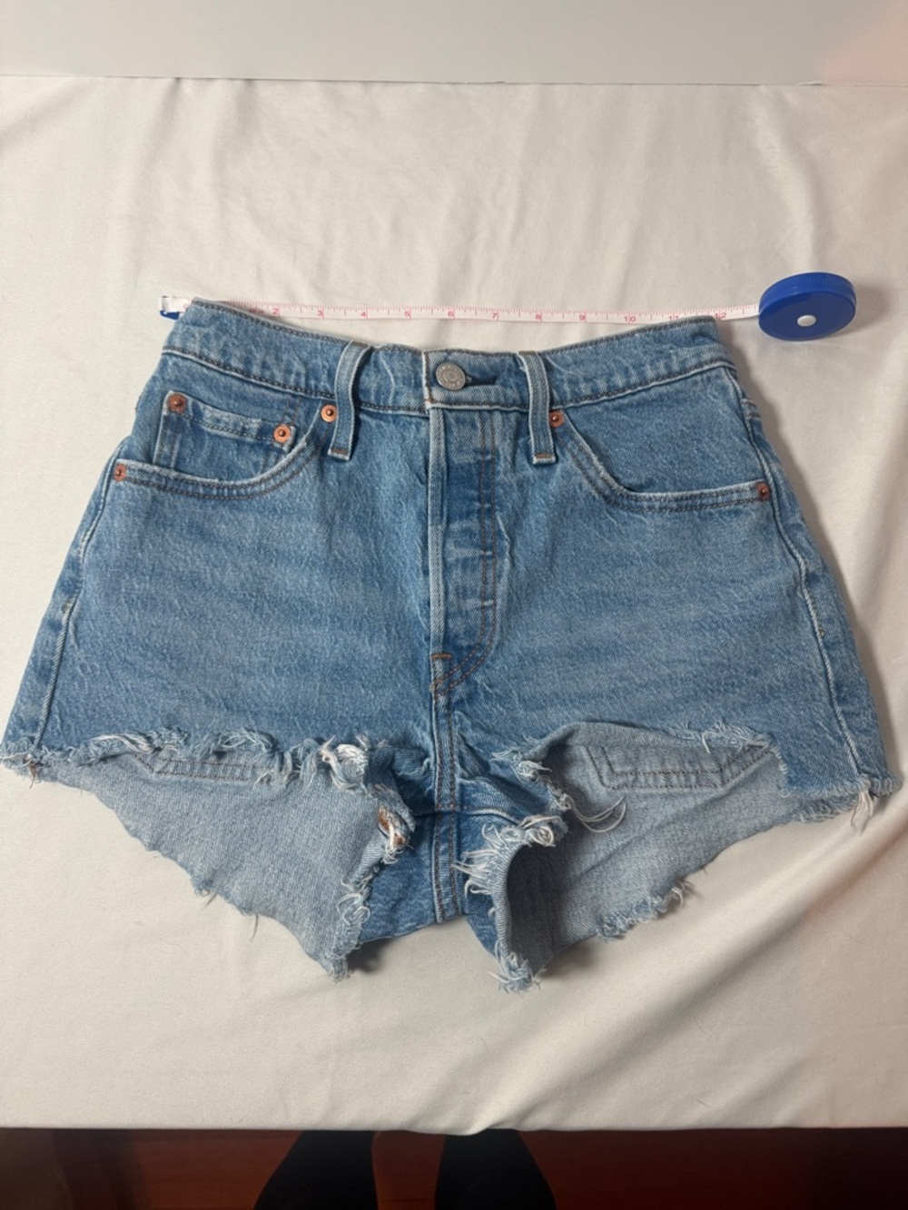 High-Rise Distressed Denim Levi Cut Off Shorts - Light Blue 25 Waist
